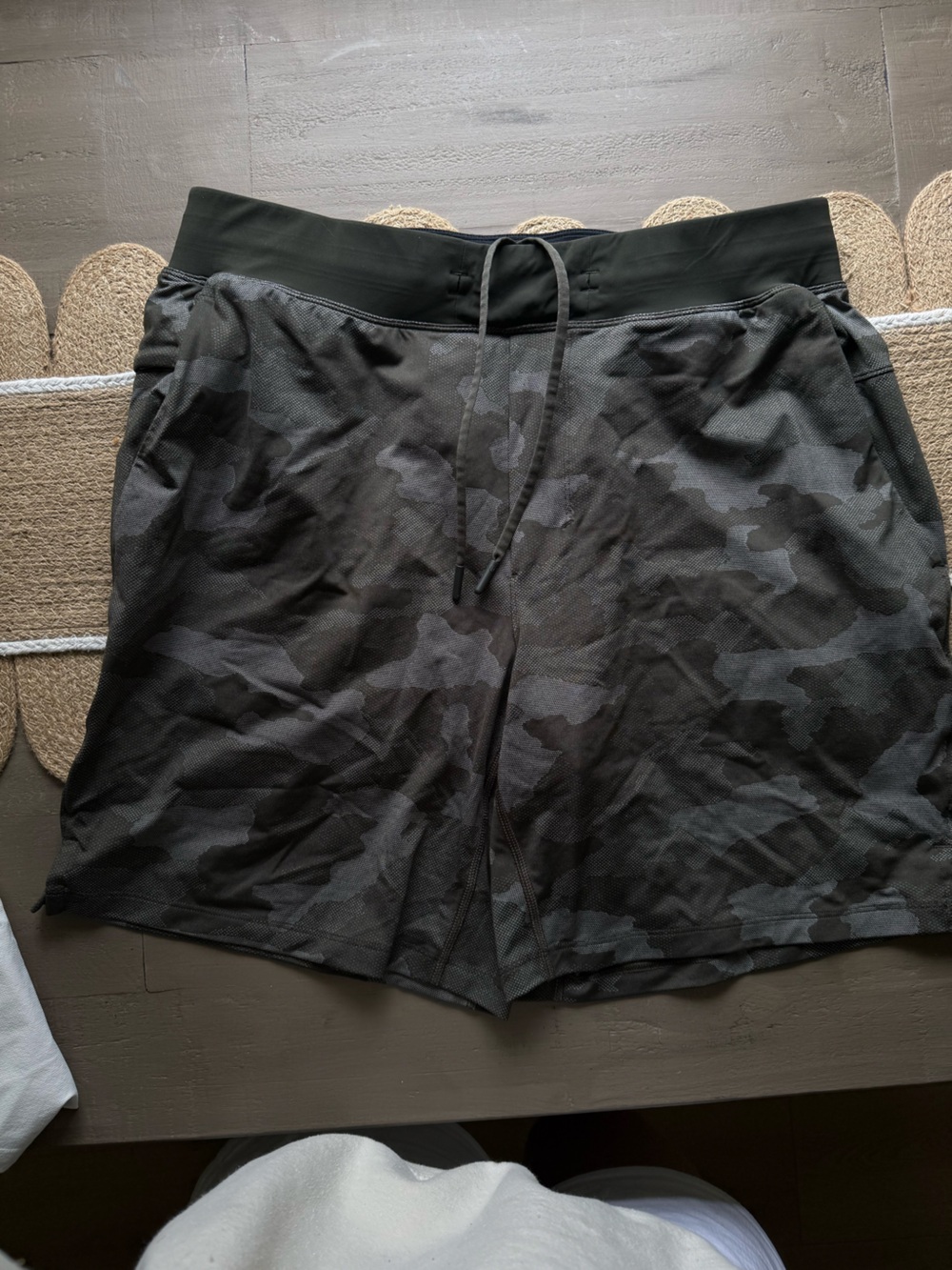 Men's Lululemon Camo Athletic Shorts size large